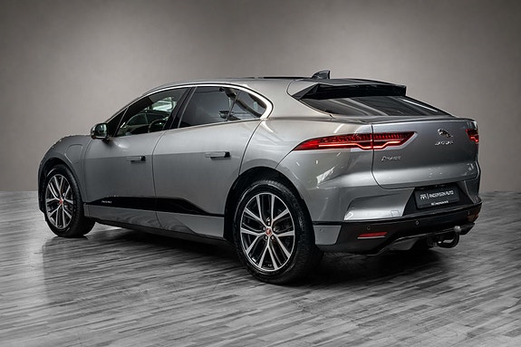Jaguar I-PACE 3 of 5