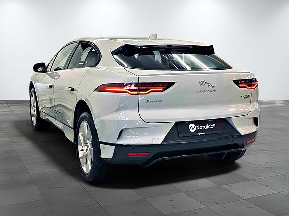 Jaguar I-PACE 4 of 5