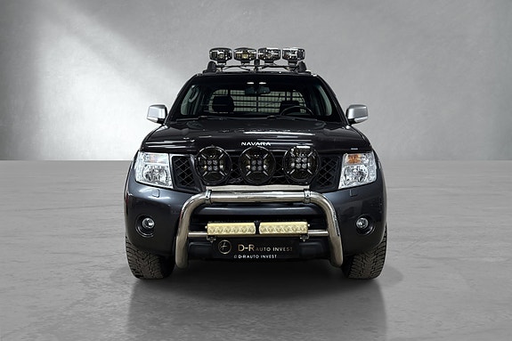 Nissan Navara 2 of 5