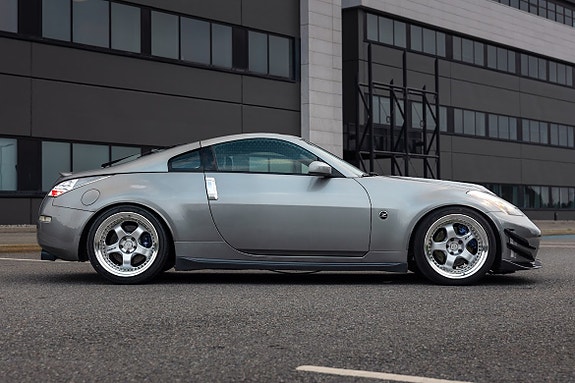 Nissan 350 Z 3 of 5