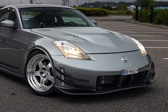 Nissan 350 Z 2 of 5