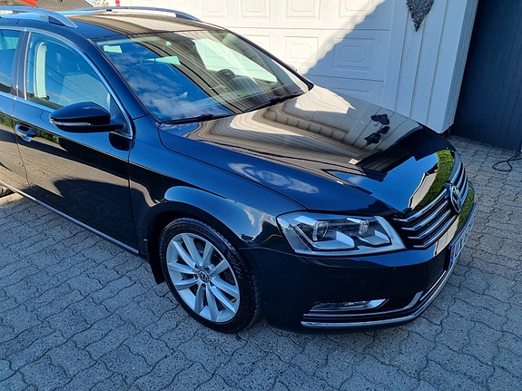 Volkswagen Passat 2 of 5