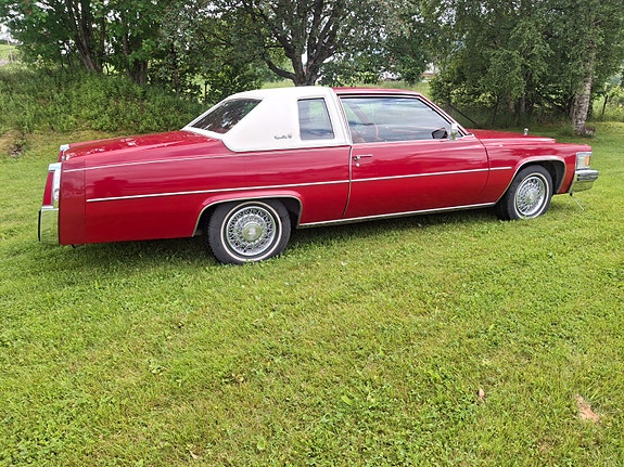 Cadillac Coupé DeVille 13 of 30