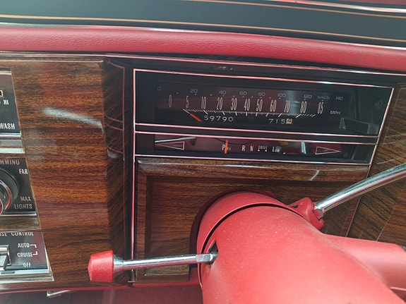 Cadillac Coupé DeVille 28 of 30