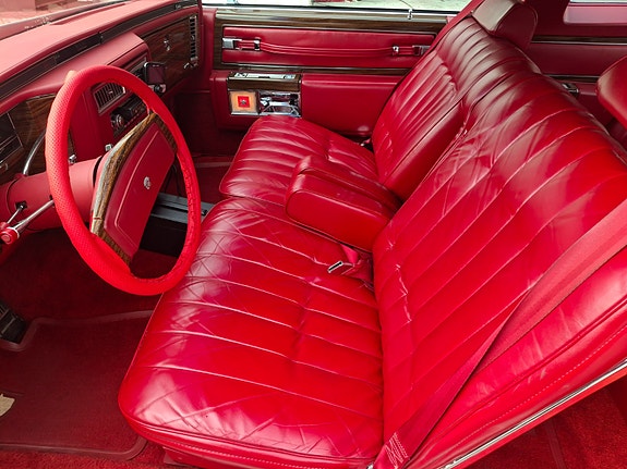 Cadillac Coupé DeVille 15 of 30