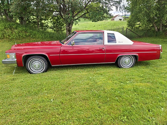 Cadillac Coupé DeVille 8 of 30