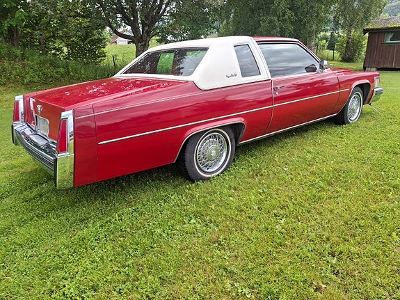 Cadillac Coupé DeVille 12 of 30