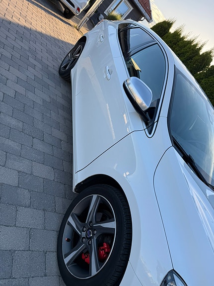 Volvo V40 5 of 5