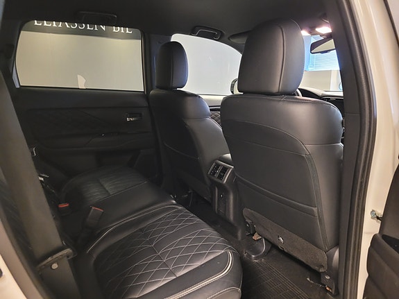Mitsubishi Outlander 15 of 27