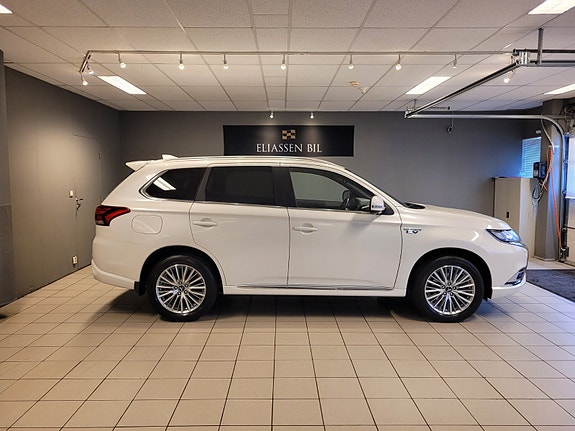 Mitsubishi Outlander 4 of 5