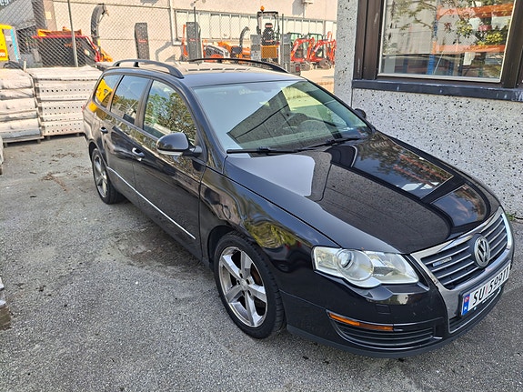 Volkswagen Passat 2 of 5