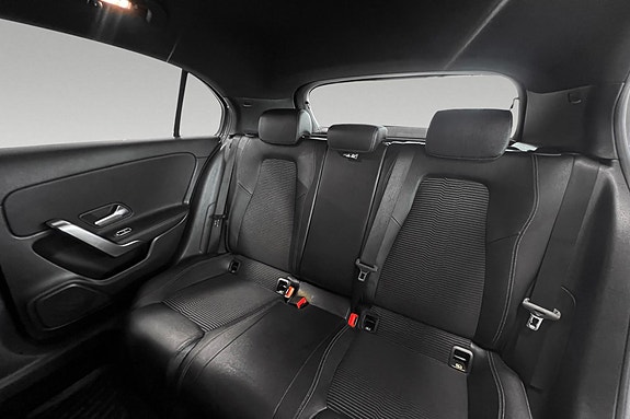 Mercedes-Benz A200 28 of 30