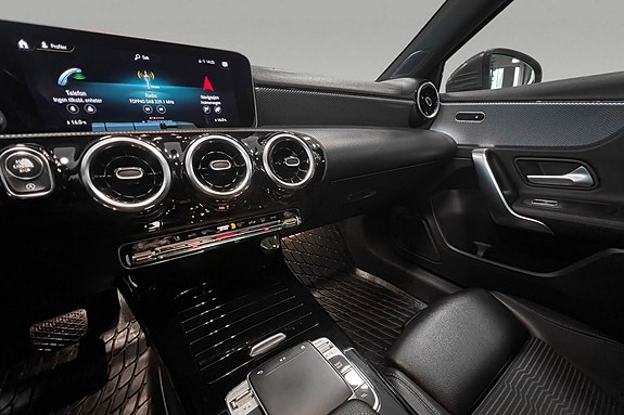 Mercedes-Benz A200 24 of 30