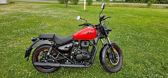 Royal Enfield Meteor 350 2 of 5