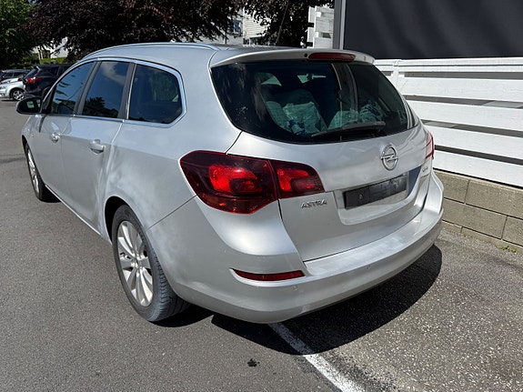 Opel Astra 2 of 5