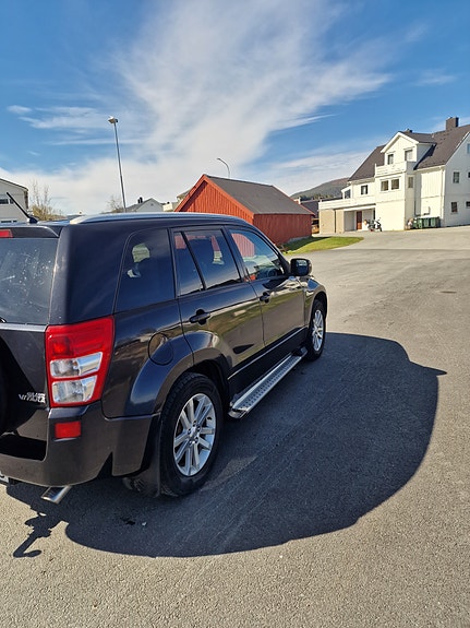 Suzuki Grand Vitara 4 of 5