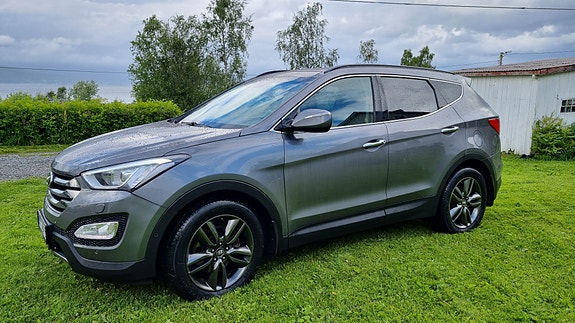 Hyundai Santa Fe 2 of 5
