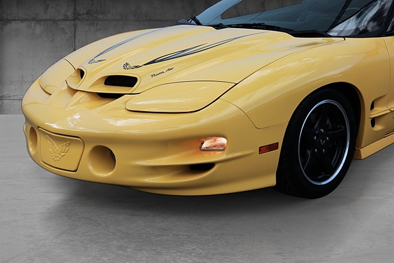 Pontiac Firebird 4 of 5