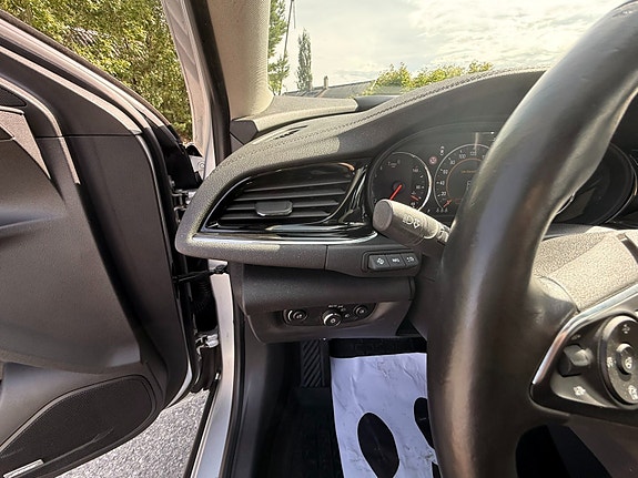 Opel Insignia 19 of 30