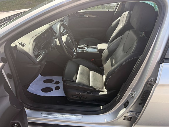 Opel Insignia 25 of 30