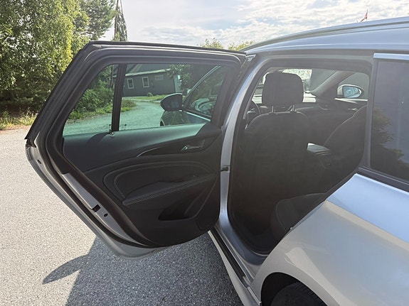 Opel Insignia 28 of 30