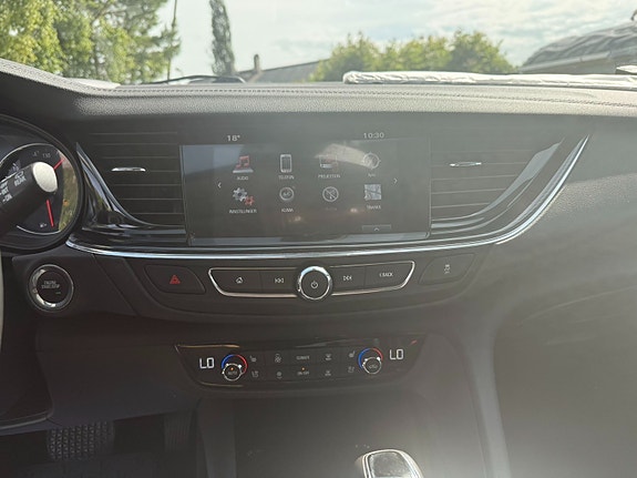 Opel Insignia 23 of 30