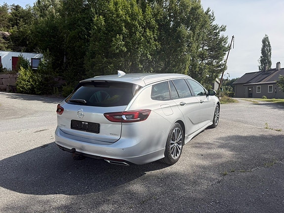 Opel Insignia 4 of 5