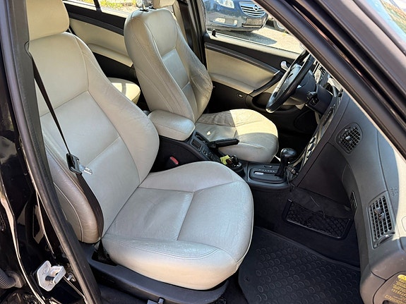 Saab 9-5 14 of 21