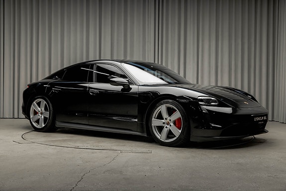 Porsche Taycan 2 of 5