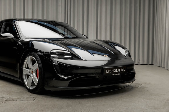 Porsche Taycan 4 of 5