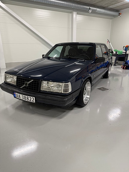 Volvo 940 2 of 5