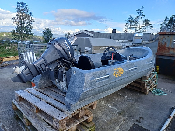 River 350 XR og Yamaha 9,9 6 of 12