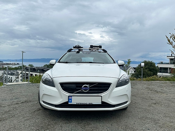 Volvo V40 2 of 5