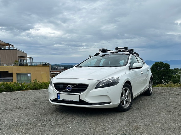 Volvo V40 4 of 5