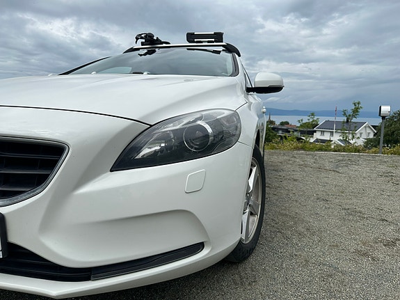 Volvo V40 3 of 5