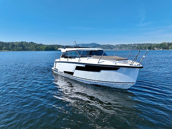 Aquador 300 HT | Volvo Penta D4 320hk | 2024mod | MVA | Demobåten skal bort | Bå 2 of 5