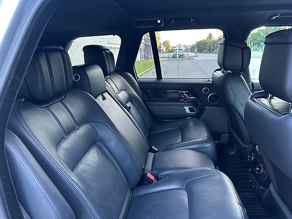 Land Rover Range Rover 17 of 23