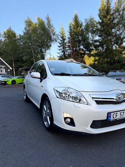 Toyota Auris 5 of 5
