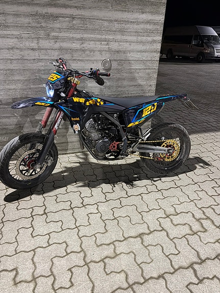 Fantic XMF 125 2 of 6
