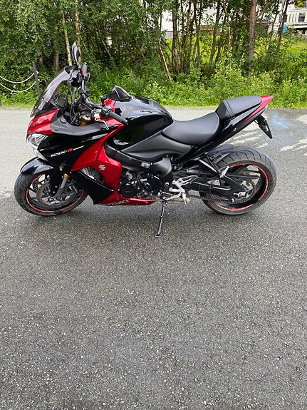Suzuki GSX-S 1000 F 2 of 5