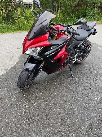 Suzuki GSX-S 1000 F 4 of 5