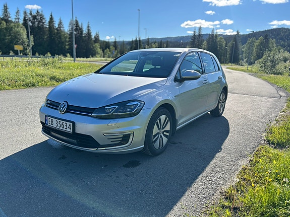 Volkswagen e-Golf VII 2 of 5
