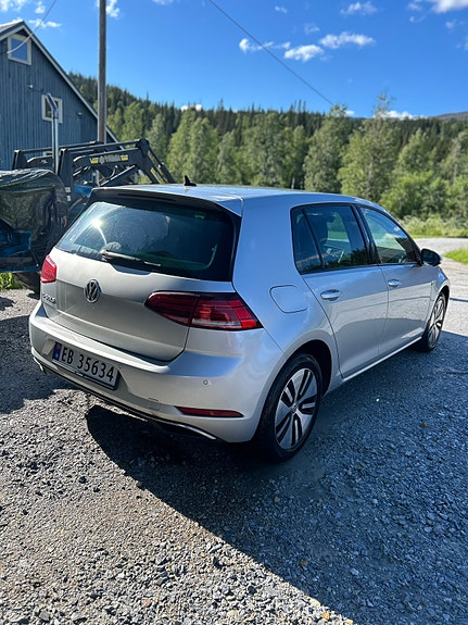 Volkswagen e-Golf VII 3 of 5