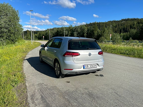 Volkswagen e-Golf VII 5 of 5