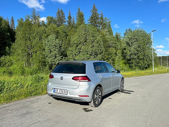 Volkswagen e-Golf VII 4 of 5