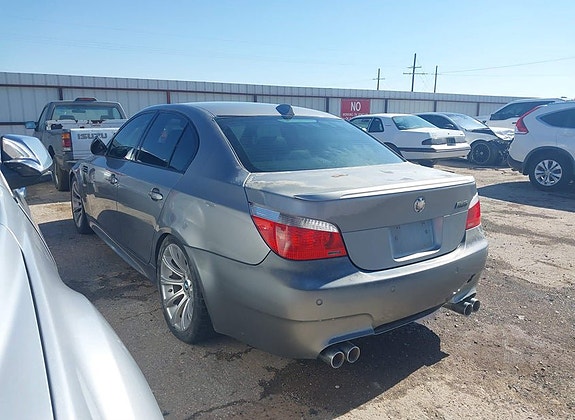 BMW M5 3 of 5