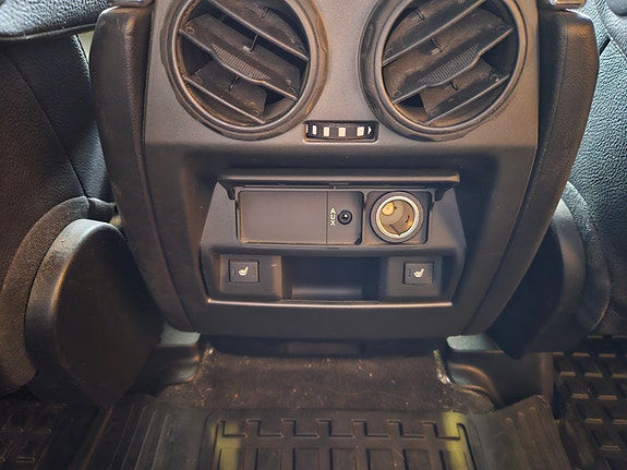 Land Rover Discovery 4 17 of 25