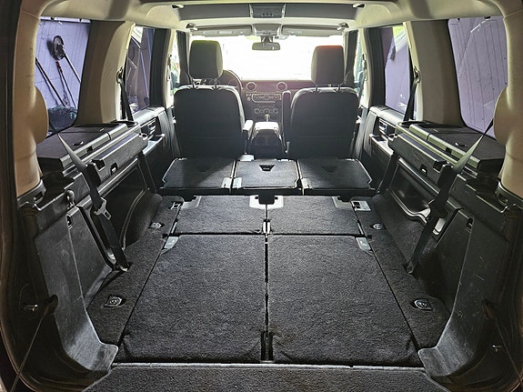 Land Rover Discovery 4 11 of 25