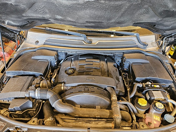 Land Rover Discovery 4 25 of 25