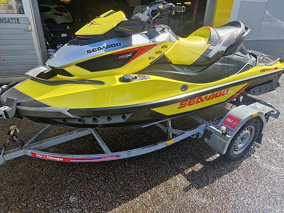 Sea-Doo RXT260 AS RS 3 of 5